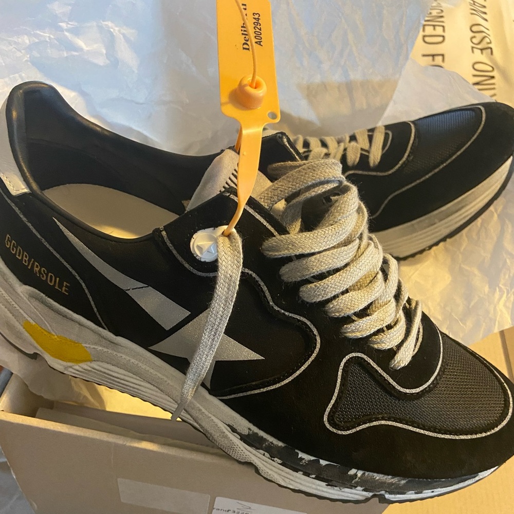 Golden Goose Sneakers